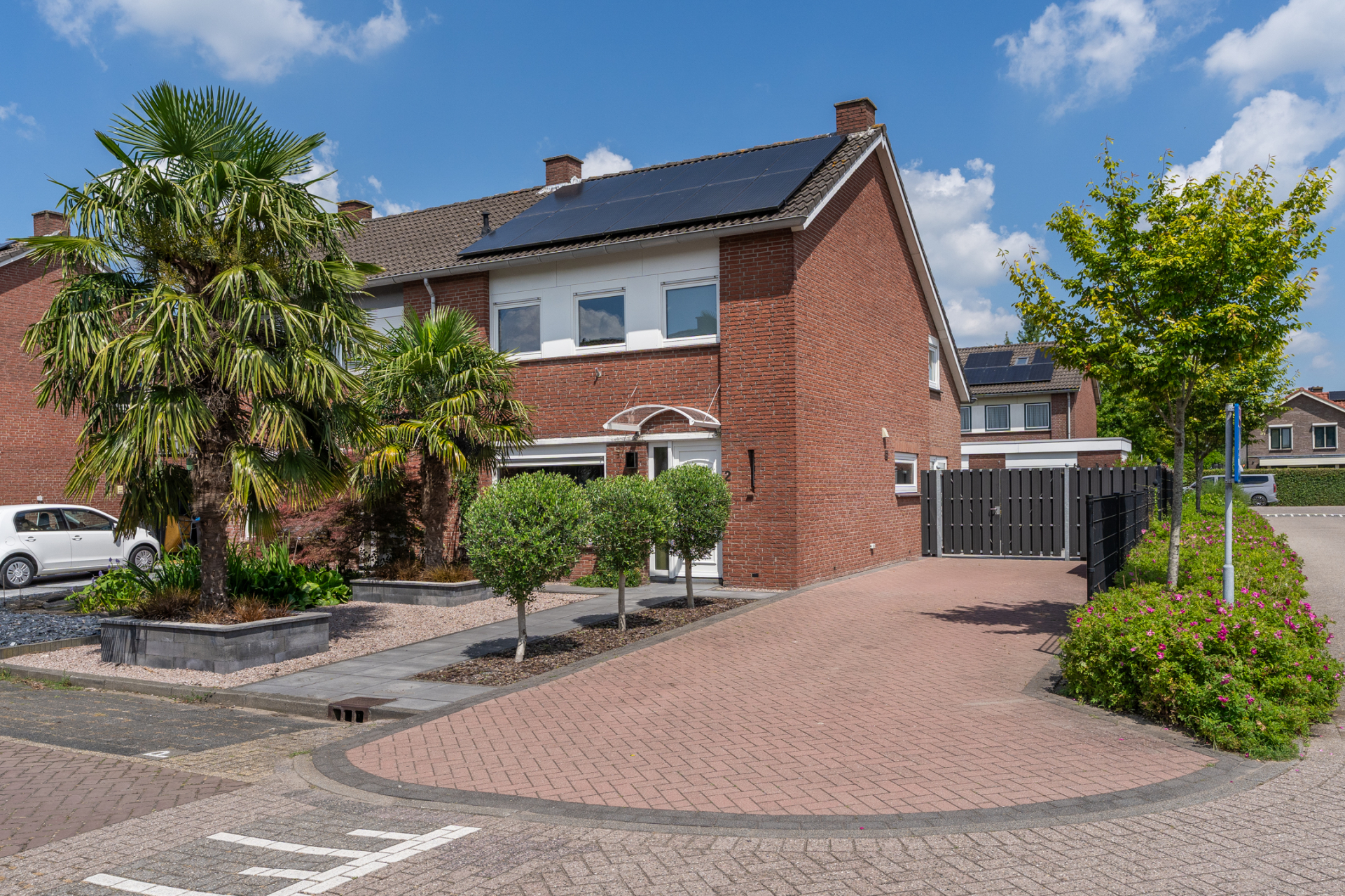 Twee-onder-één-kap te koop: C.H. van Maanenstraat 2, Rossum